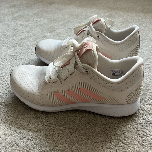 Adidas tennis shoes - Picture 3 of 4